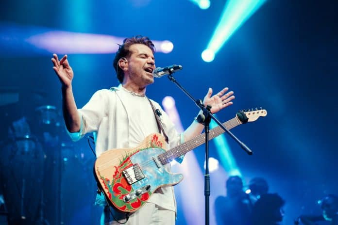 Bakü’de Kenan Doğulu Rüzgârı Esti Müzik Dolu Bir Gece