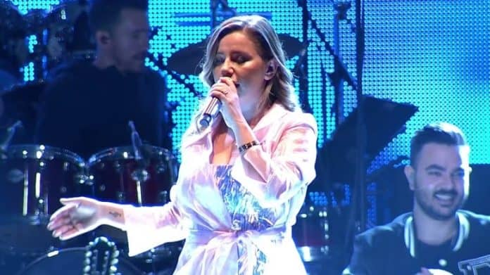 Merve Özbey Konserinde Bıçaklı Kavga Biri Polis, İki Yaralı