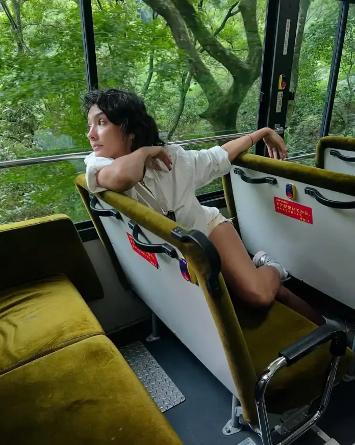 Aybüke Pusat, Yeni Dizisi Öncesi Tatilde Enerji Topluyor