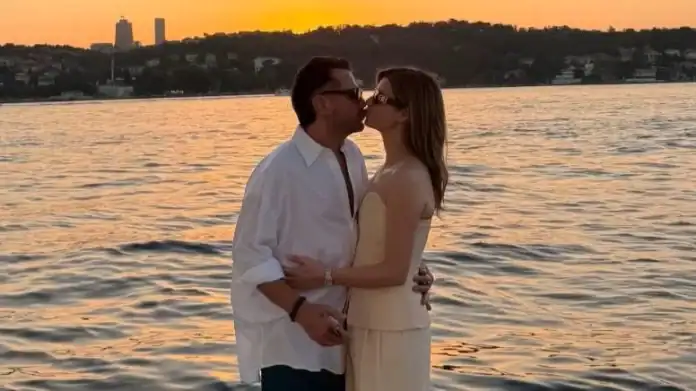 Beren Saat ve Kenan Doğulu’dan 11. Yıl Dönümüne Özel Romantik Kutlama