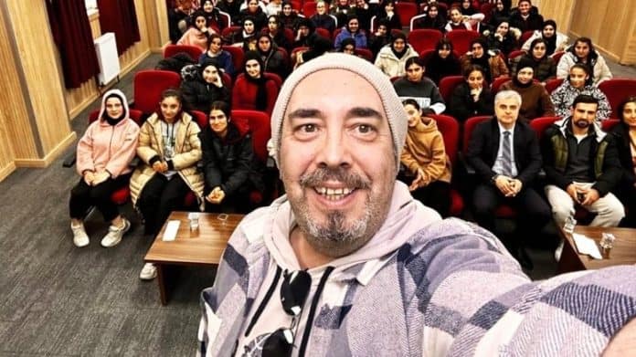 Senarist Şafak Güçlü 46 Yaşında Hayatını Kaybetti