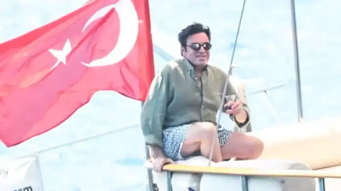 Mario Frangoulis Bodrum’da Türk Çayıyla Keyif Yaptı