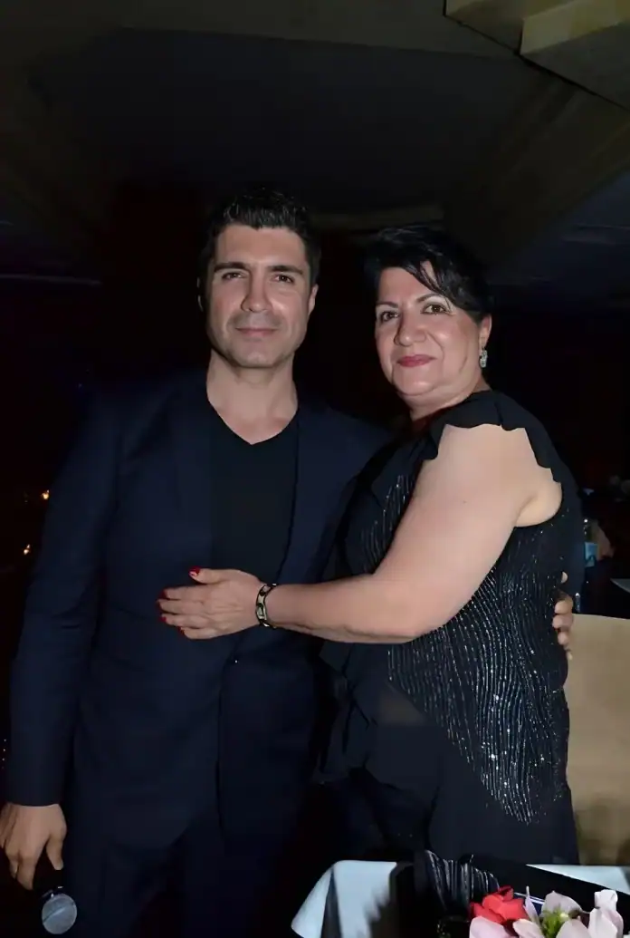 Özcan Deniz’den Eşi Samar Dadgar’a Sürpriz Doğum Günü Kutlaması