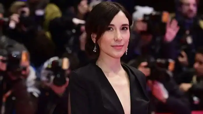 Sibel Kekilli’den “Türkiye’ye dönecek” iddialarına yanıt