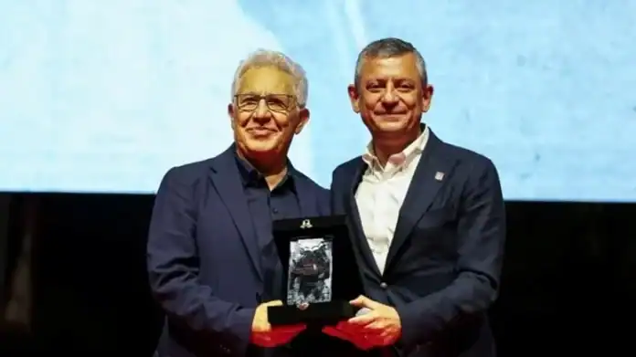 Zülfü Livaneli’ye Hacı Bektaş Veli Dostluk ve Barış Ödülü