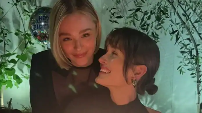 Chloe Grace Moretz sevgilisi Kate Harrison ile evlendi
