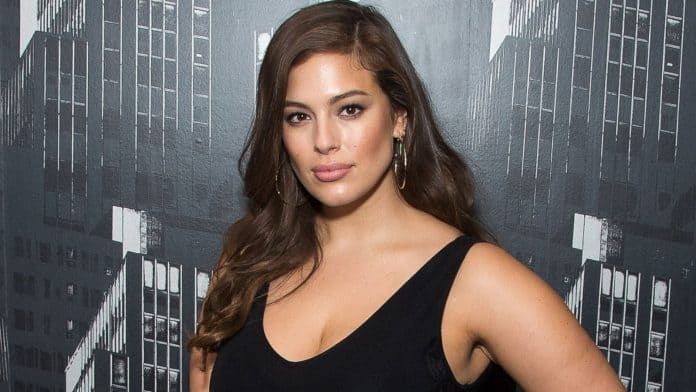 Dünyanın En Seksi Kadını Ashley Graham, Davet Tarzıyla Büyüledi