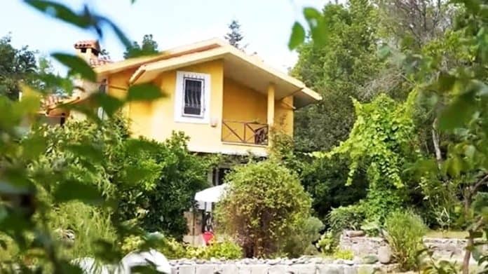 Gafur Uzuner’in Şile’deki orman evini gören hayran kalıyor