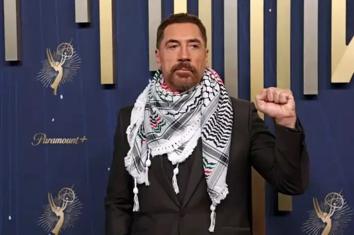 Javier Bardem, Emmy Ödülleri’ne Filistin kefiyesiyle katıldı