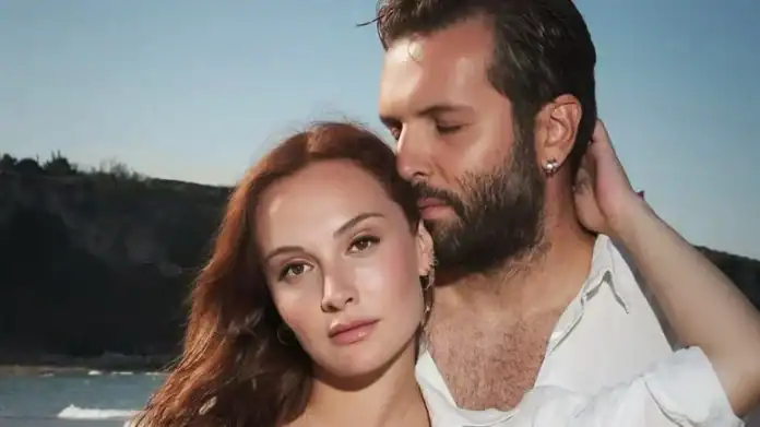 Başak Gümülcinelioğlu ve Çağrı Çıtanak Evliliklerinin Üçüncü Yılını Kutladı 3 Yıl, 3 Kişiyiz
