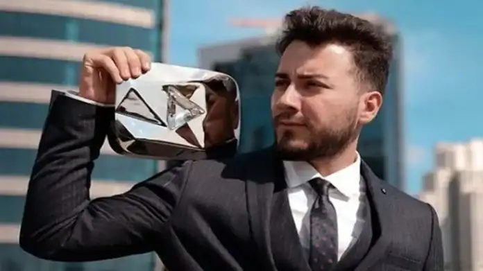 Enes Batur, 16 Milyon Aboneli YouTube Kanalını Kapatma Kararıyla Hayranlarını Şaşırttı