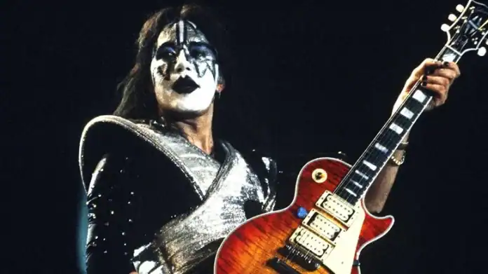Kiss'in Efsane Gitaristi Ace Frehley 74 Yaşında Aramızdan Ayrıldı