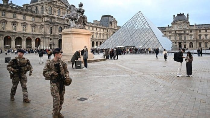 Louvre Soygununda Zarar 88 Milyon Euro'yu Bulabilir