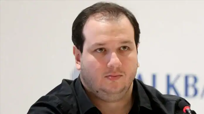 Şahan Gökbakar Ailesiyle Londra'ya Göç Etti Eğitim İçin Radikal Adım