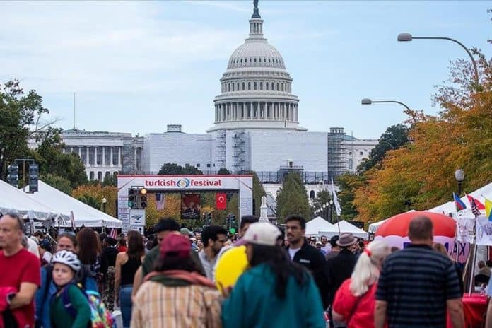 Washington DC'de Türk Festivali Lezzetli Yemeklerle Binleri Çekti