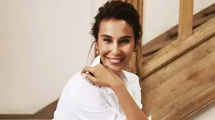 Arzum Onan Estetik Açıklaması Kandırıldım, Travmam Oluştu