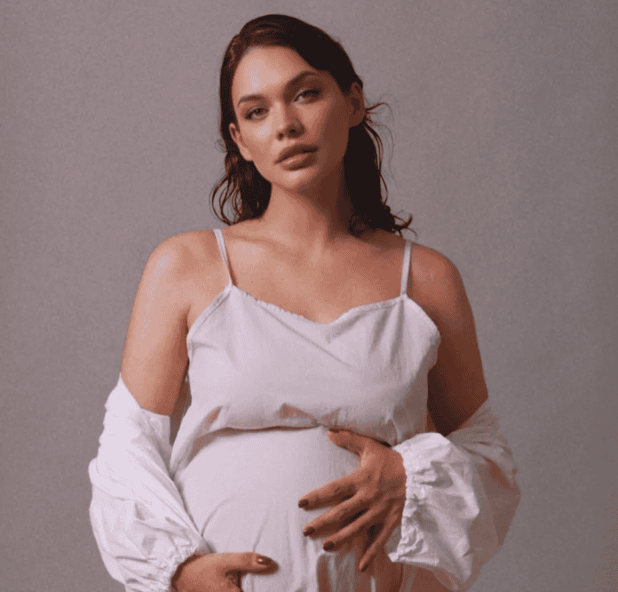 Beste Kökdemir ve Fazlı Erdinç Çatak Çiftinin Bebeği Dünyaya Geldi