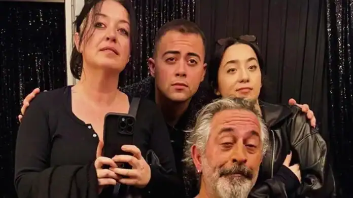 Cem Yılmaz’dan Kardeşine “Biletli” Gösteri Sürprizi Özge Çevik ve Yeğenler CMXXIV’deydi