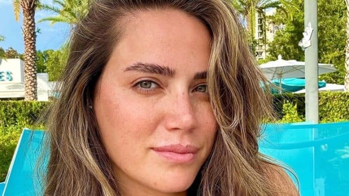 Ceyda Ateş Kızını Paylaştı Kime Benziyor Sorusu Sosyal Medyayı Salladı