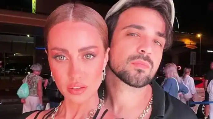 Derya Uluğ ve Asil Gök Komşu Kavgasında Savcılığa Koştu Kapıya Dayanıp Tehdit Etti!