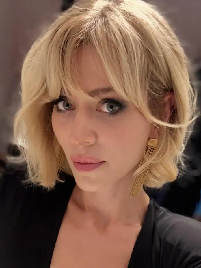 Hazal Türesan'dan Radikal İmaj Değişikliği Sarıdan Siyaha Geçti!