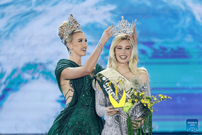Miss Earth 2025 Çek Güzeli Natalie Puškinová Taç Giydi