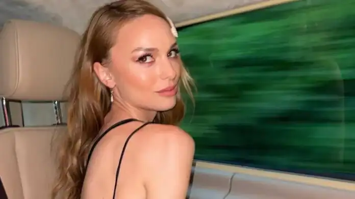 Nilperi Şahinkaya Yeni Aşkıyla Gündemde Yönetmen Baturalp Bekar Kimdir