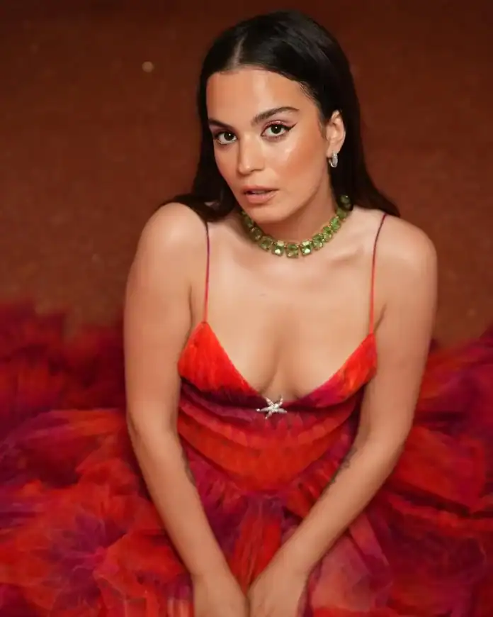 Aslı Bekiroğlu Eleştirilere Meydan Okudu O Sahneler Hakkında Konuştu