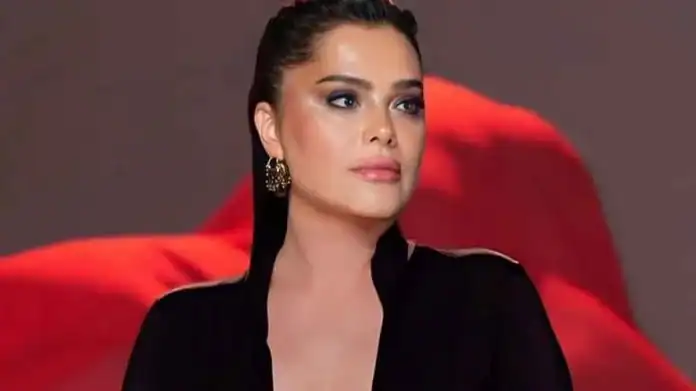 Reyhan Karaca'yı Kızdıran İstek Takipçisinden 140 Bin Lira Zekât Talebi