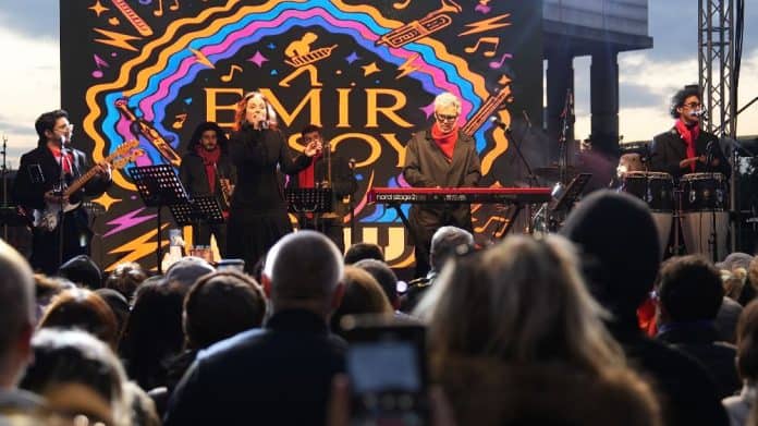 Zuhal Olcay ve Emir Ersoy'dan Erken Yılbaşı Coşkusu