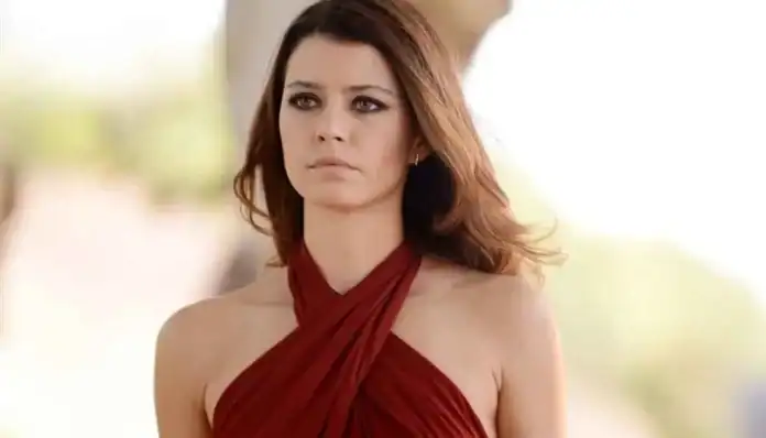 Beren Saat’ten Sürpriz Karar İlk Şarkısı CapitaliZoo Geliyor