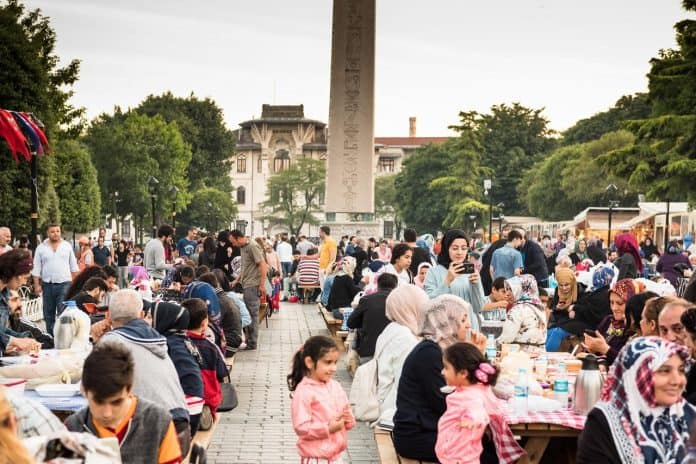 Halka Açık İftarlar Kültürel Deneyim İçin En Kolay Başlangıç