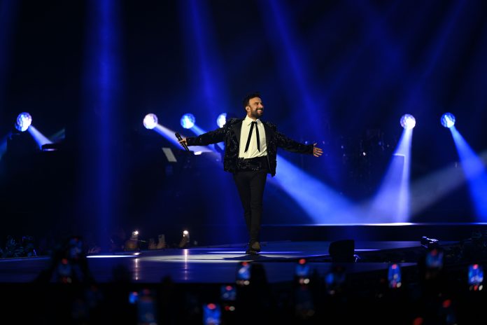 Tarkan'dan Muhteşem Final Orhan Gencebay Sürprizi