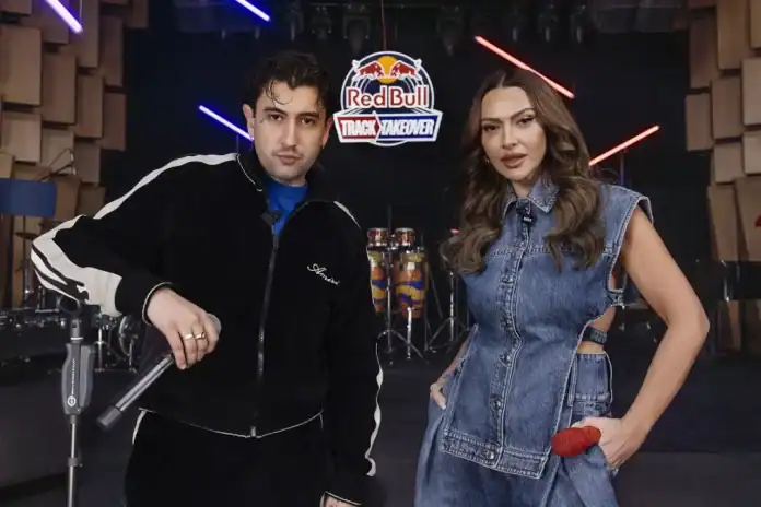 Hadise ve Motive'den Türkiye'de Bir İlk