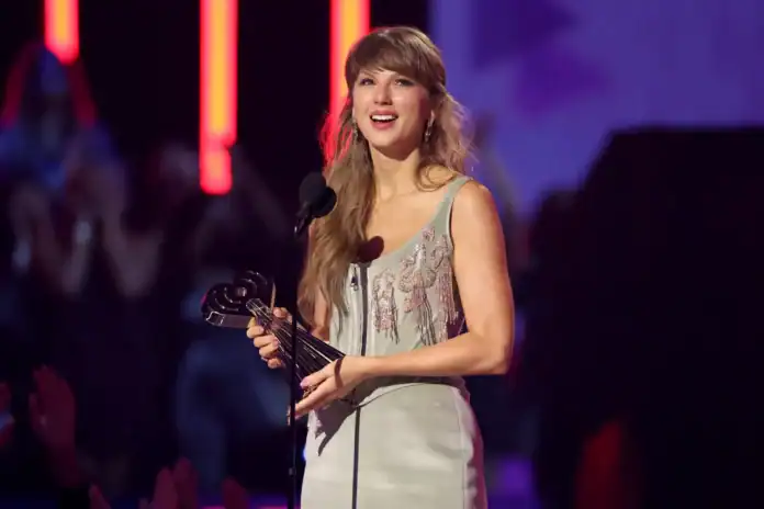 Taylor Swift 2026 iHeartRadio Ödülleri'ne Damga Vurdu