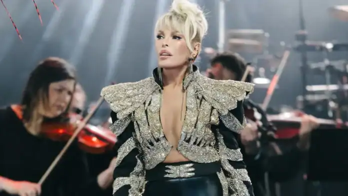 Ajda Pekkan'ın 5 Bin Dolarlık Işıltılı Ceketi Sosyal Medyanın Gündeminde