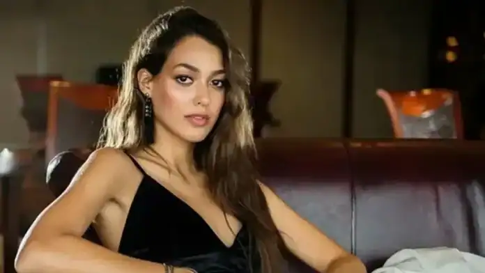Dilan Çiçek Deniz ve Annesi Hale Temizyürek Yan Yana Güzelliğin Sırrı Ortaya Çıktı!