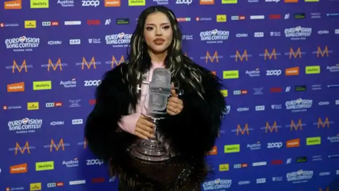 Eurovision 2026 Birincisi Dara'nın Türk Eşinin Mesleği Herkesi Kendisine Hayran Bıraktı