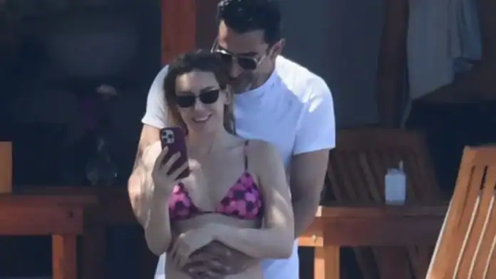 Bodrum'da Kenan İmirzalıoğlu ve Sinem Kobal'ın Tatil Keyfi