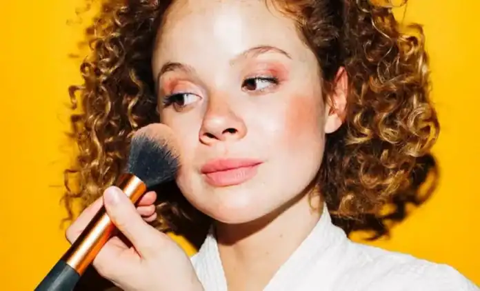 Bronzer Nasıl Sürülür Daha Enerjik Bir Cildin Sırları