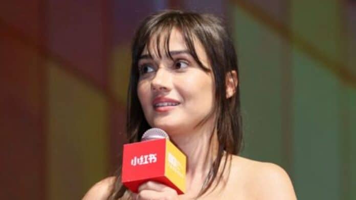 Sevda Erginci Bir Anne Hakkında İle Şangay'da Göz Doldurdu