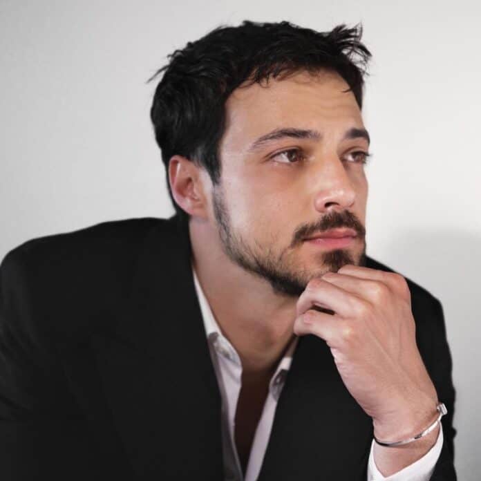 Mert Yazıcıoğlu, Netflix'in Yeni Projesi Aras ile İzleyici Karşısına Çıkıyor