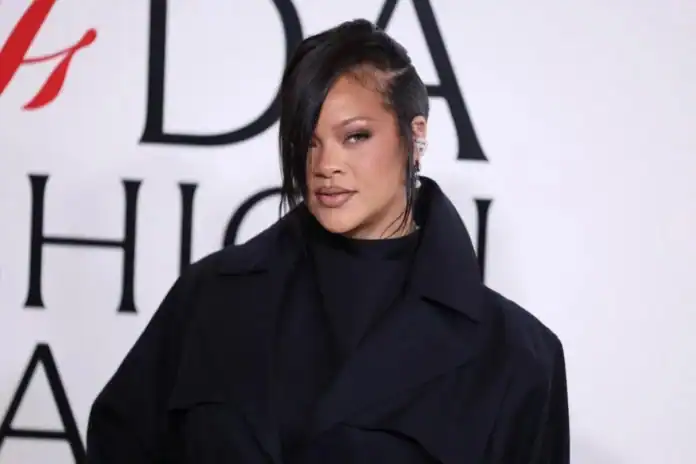 Rihanna'nın Ankara Havalimanı Takibi Heyecan Yarattı