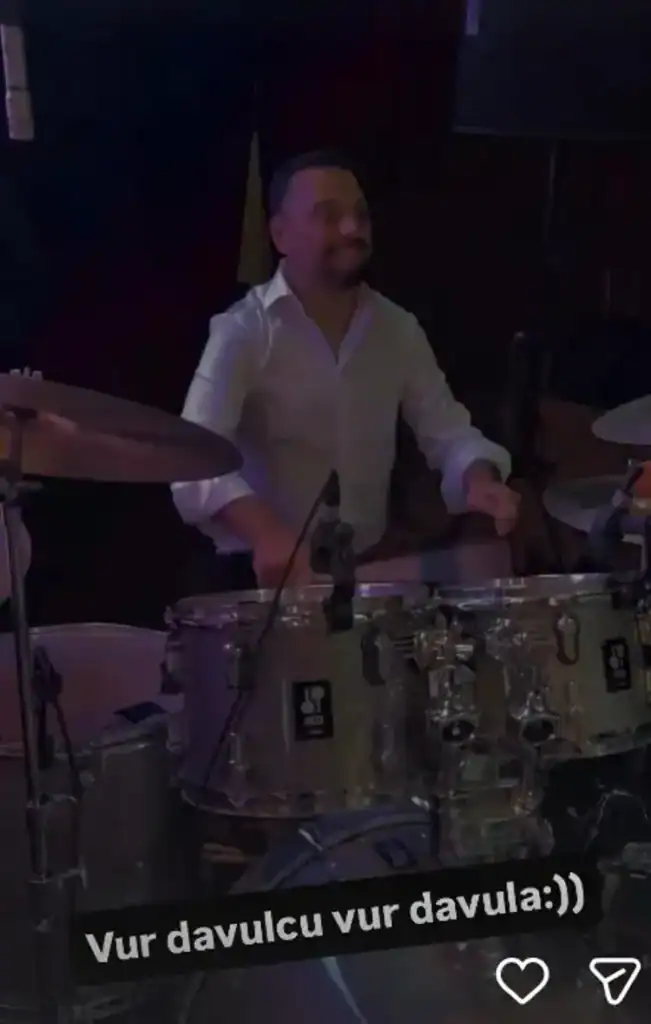Alişan'ın Davul Performansı Sosyal Medyada Gündem Oldu 1 Alişan'ın Davul Performansı Sosyal Medyada Gündem Oldu
