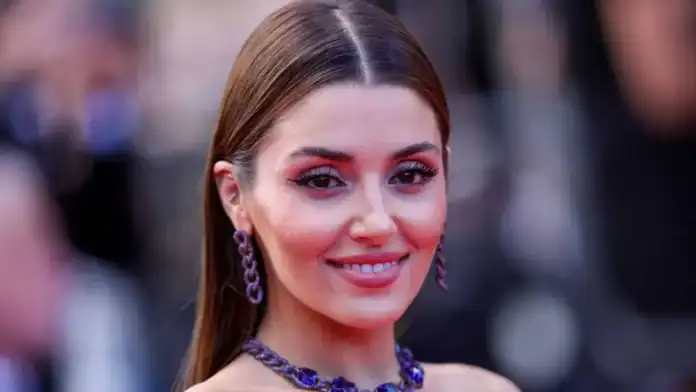 Hande Erçel'den Sosyal Medyayı Sallayan Masalsı Pozlar
