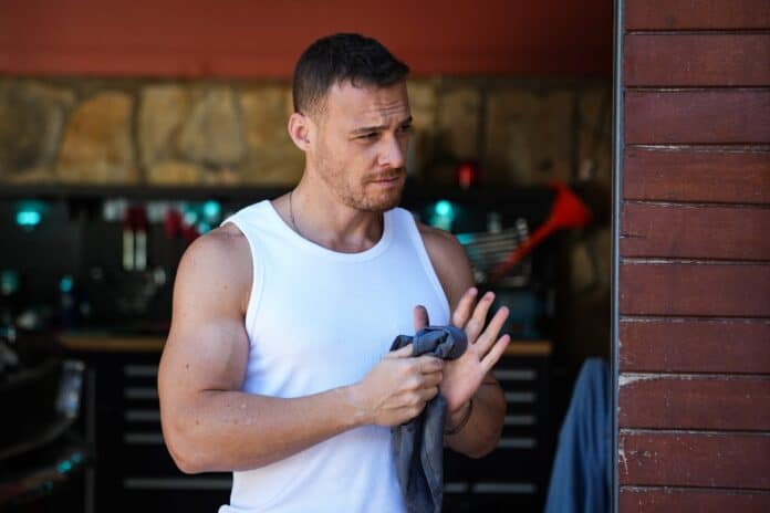 Kerem Bürsin'in Aşk Hayatı ve İlişki Geçmişi