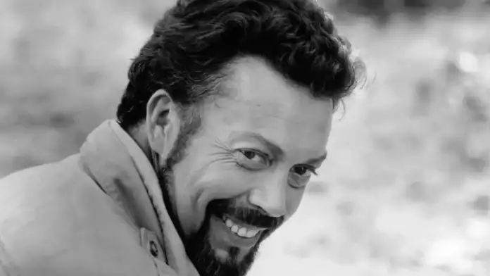 Ünlü Oyuncu Tim Curry 80 Yaşında Hayatını Kaybetti