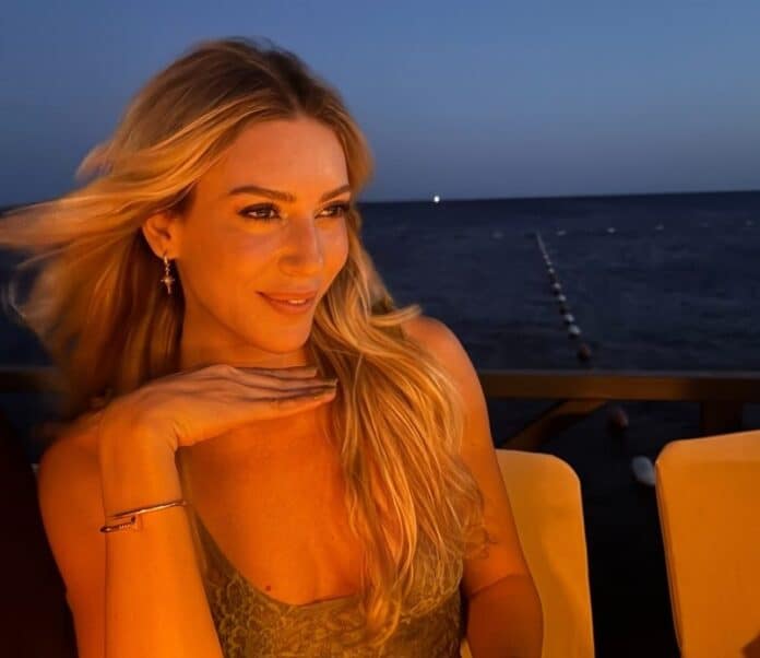 Sinem Kobal 39. Yaş Gününü Sevdikleriyle Kutladı