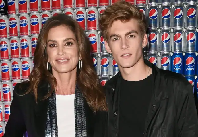Cindy Crawford'un Oğlu Presley Gerber Hayatını Kaybetti