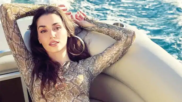 Hande Erçel'in Ekran Yolculuğu Şaşırtan Keşfedilme Hikayesi